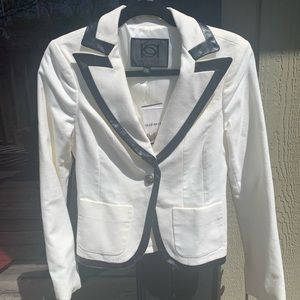 White Tailored bebe blazer NWT